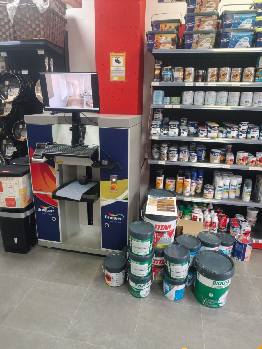 Máquina tintométrica para preparar pintura a medida en Aller, en la tienda ALDIGON